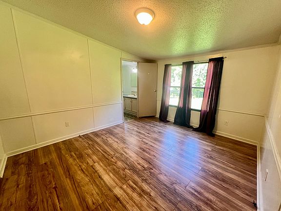 4th image of 4093 Baskerville Rd