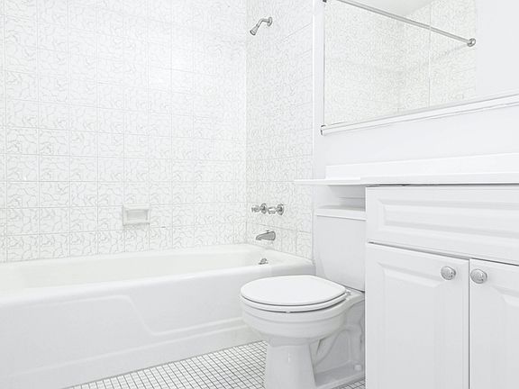 4th image of 2600 Netherland Ave APT 2209