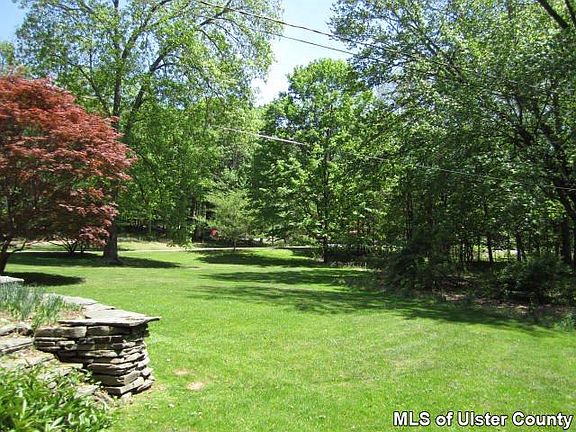 5th image of 53 Easton Ln