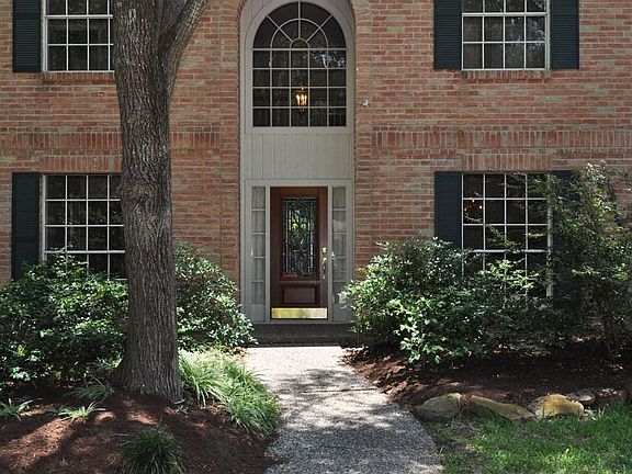 2nd image of 5838 Mountain View Dr