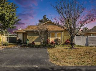 718 Live Oak Dr., North Myrtle Beach, SC 29582