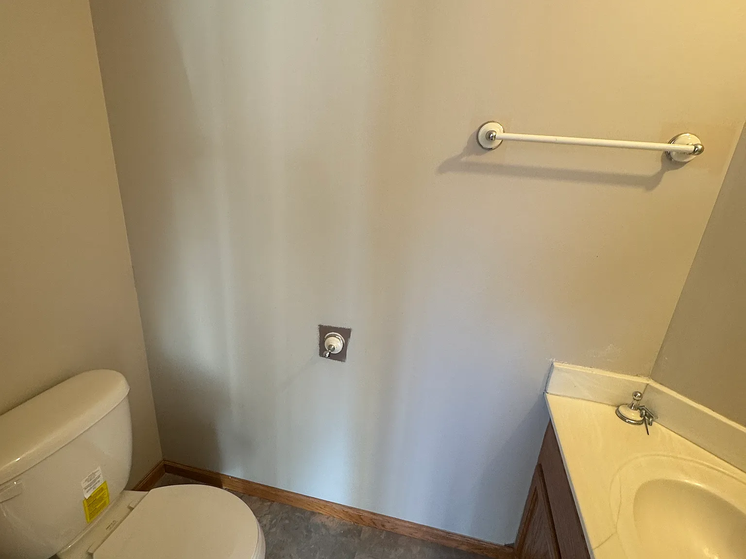 4963 Grenwich Avenue N — Photo 4