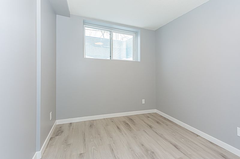 Edmonton Apartment for rent - 3 Bedrooms — photo 49