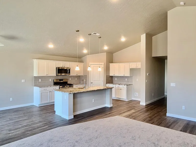 11406 W Broadstone St — Photo 2