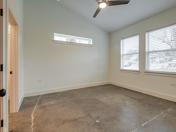 3rd image of 320 Rose St
