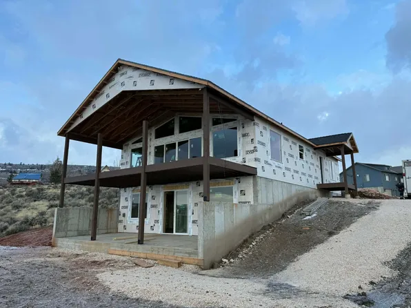 402 W Bluebell Dr, Garden City, UT 84028