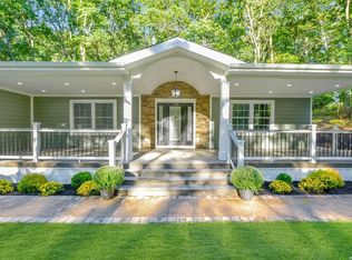 5 Cricket Hollow Rd, Setauket, NY 11733