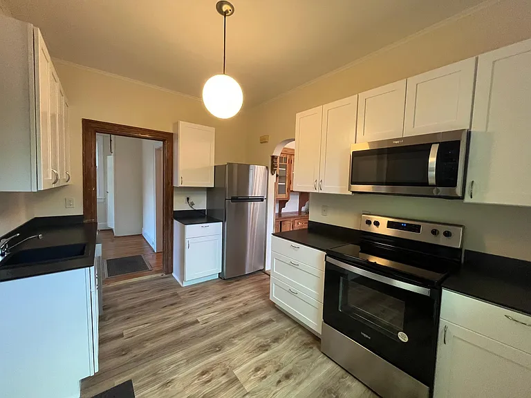 Newly Renovated Kitchen