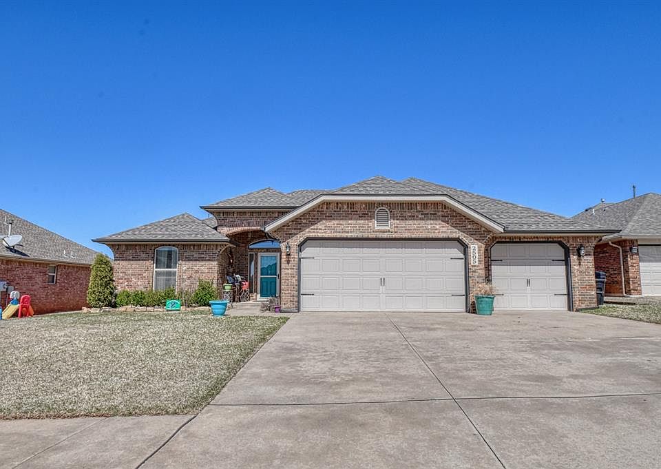 1st image of 2505 SE 10th Ct
