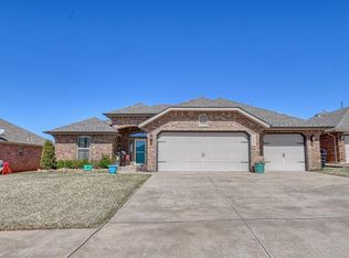 2505 SE 10th Ct, Moore, OK 73160