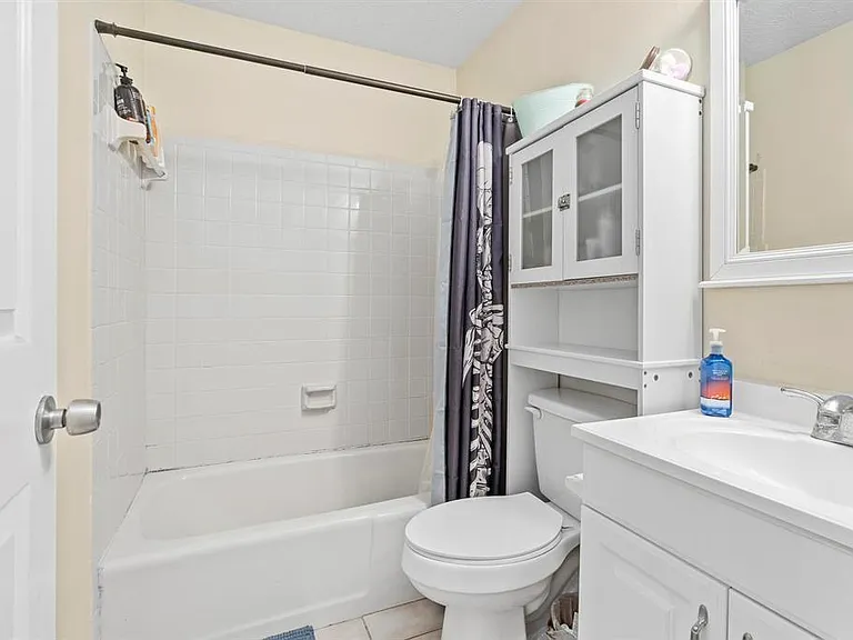 581 NW Cornell Ave — Photo 4
