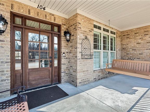3rd image of 104 Muscadine Ln