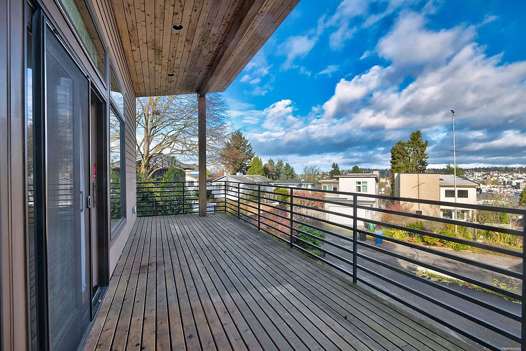 Studio, 700 sqft, $1,800 — Photo 2