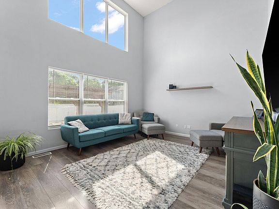 3rd image of 1965 Boardwalk Cir W
