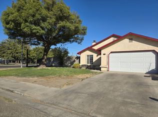1353 Yosemite Dr, Corcoran, CA 93212