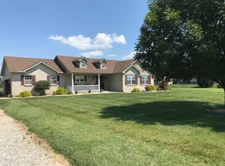 2090 Steinkoenig School Rd, Highland, IL 62249