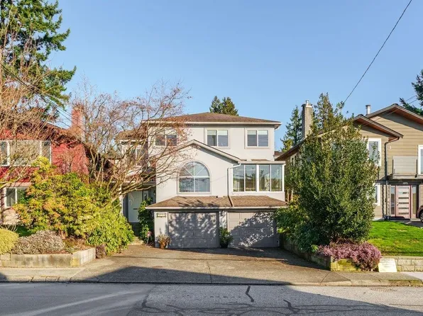 3298 Mahon Ave, North Vancouver, BC V7N 3T5