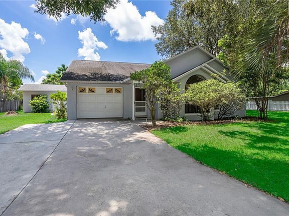 2nd image of 205 Summerhill Ct