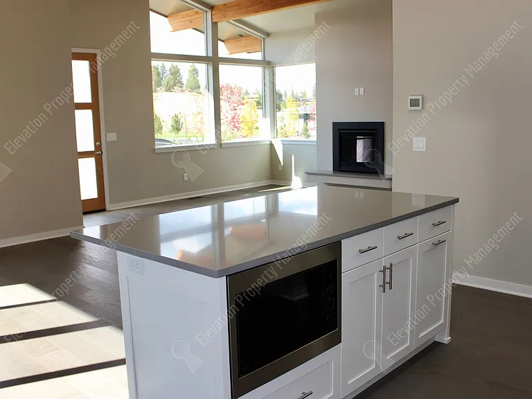3038 NW Clearwater Dr — Photo 7