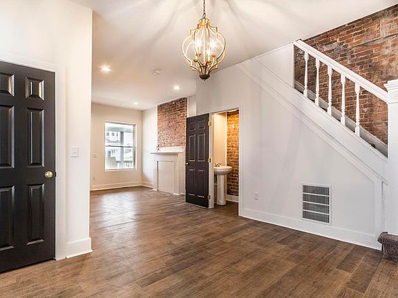 4th image of 207 Avondale Ave #207