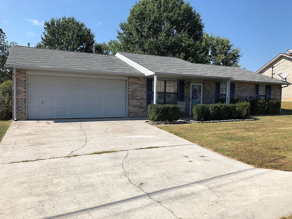 1st image of 823 Jennifer Dr