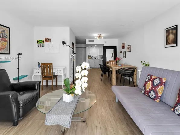 20 NW 87th Ave APT A204, Miami, FL 33172