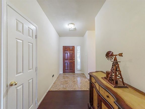 4th image of 3211 Amber Meadow Dr