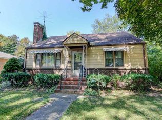 410 10th St, Lincoln, IL 62656