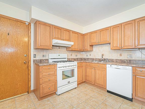 5th image of 4659 N Milwaukee Ave #3C
