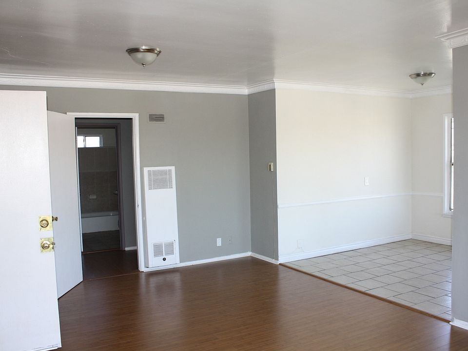 1st image of 1104 W 93rd St #7
