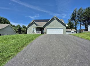 22 Water Wheel Rd, Galax, VA 24333