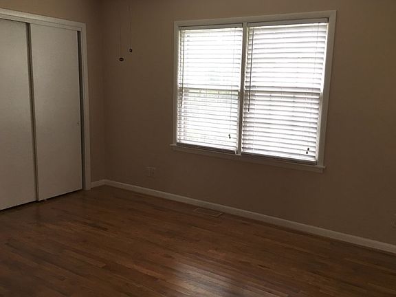 5th image of 10005 Camille Dr SE