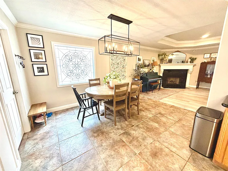 301 Friends Knoll Ln — Photo 6