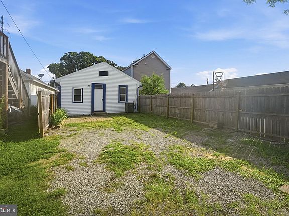 2nd image of 320 3rd Ave
