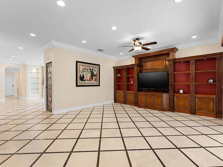 8882 Hidden Acres Dr — Photo 13