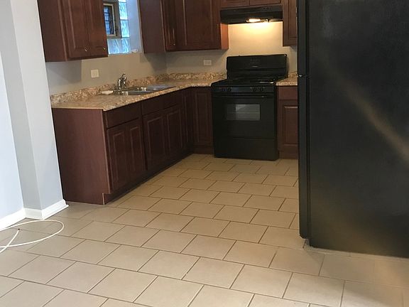 3rd image of 7805 S Euclid Ave APT 2