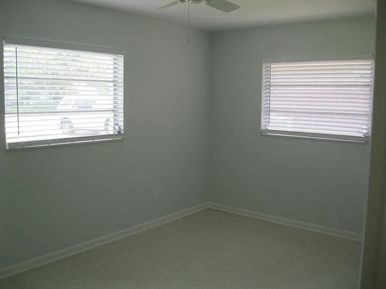 1124 Hilltop Dr — Photo 5