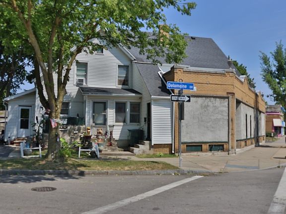 4th image of 1005 Portland Ave