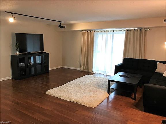 4th image of 9550 Cove Dr Unit D22