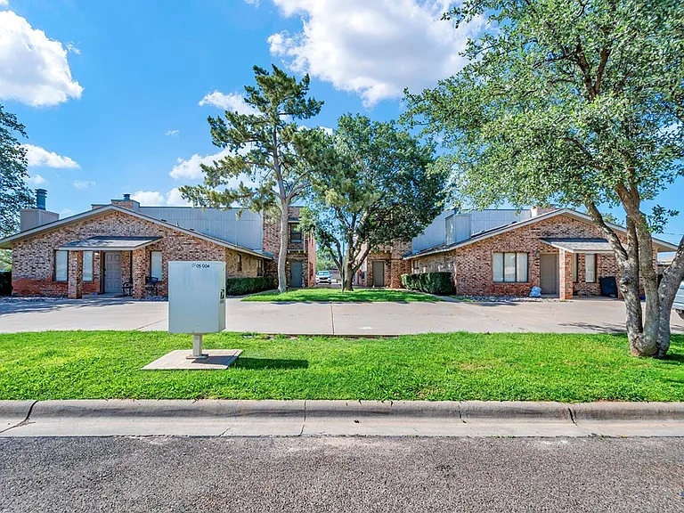 424 W Pecan Ave #B — Photo 2