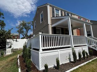2620 Farmington Dr, Alexandria, VA 22303