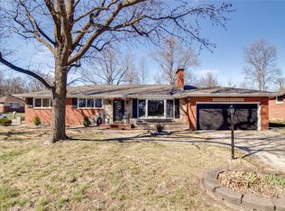 222 Redwood Dr, Godfrey, IL 62035