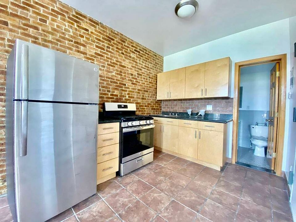 1st image of 297 Pleasant Ave APT 5A
