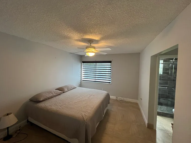 1235 Mariposa Ave #2 — Photo 6
