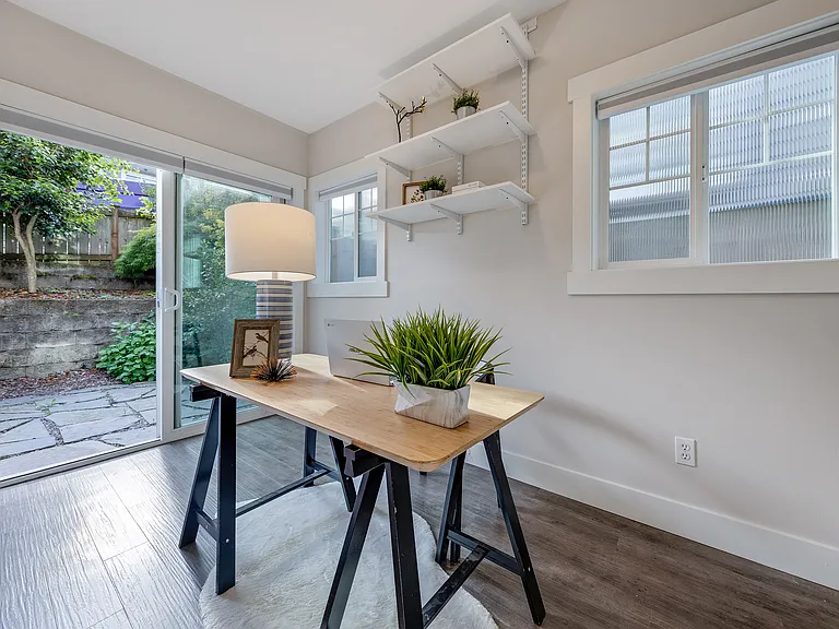 1022B Taylor Ave N — Photo 12