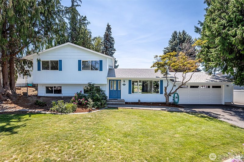 3rd image of 1400 Bel Air Drive
