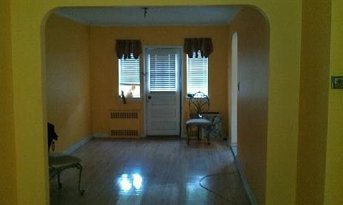2nd image of 728 E 91st St
