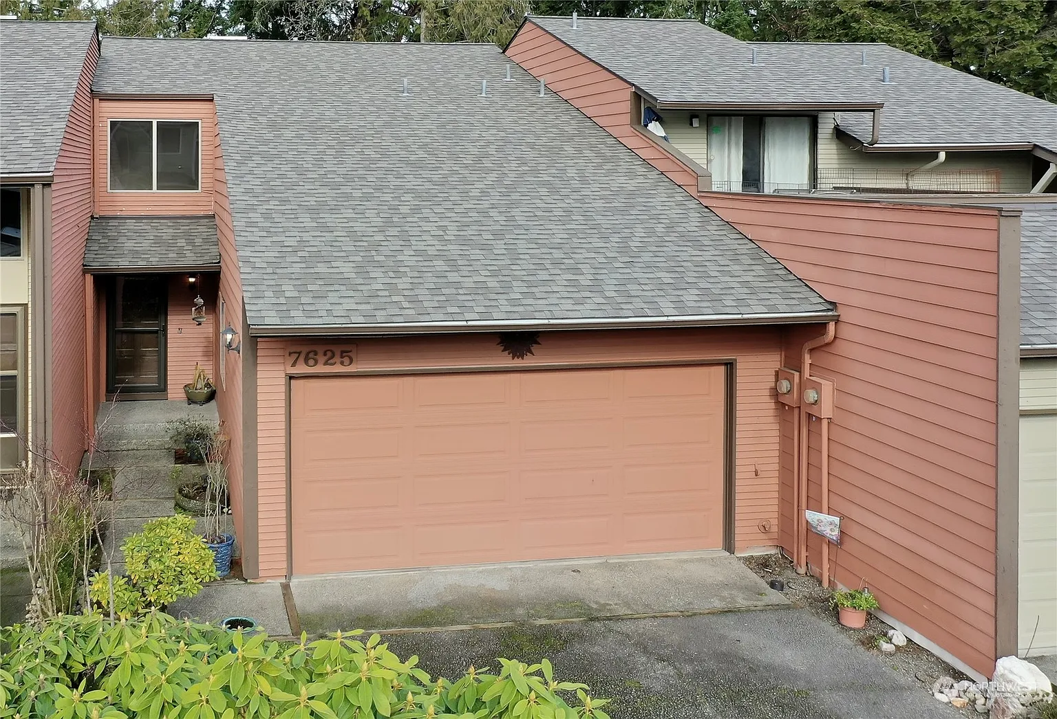 7625 Zircon Drive SW photo 1