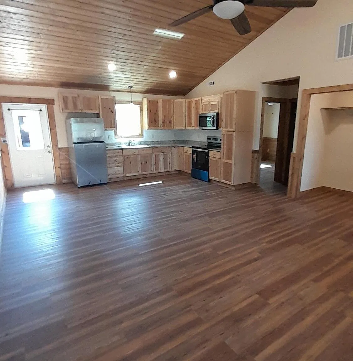 2 bed, 2.0 bath, $1,400 — Photo 4