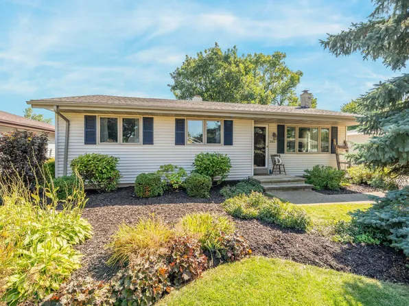 2512 S Eric Dr, Appleton, WI 54915